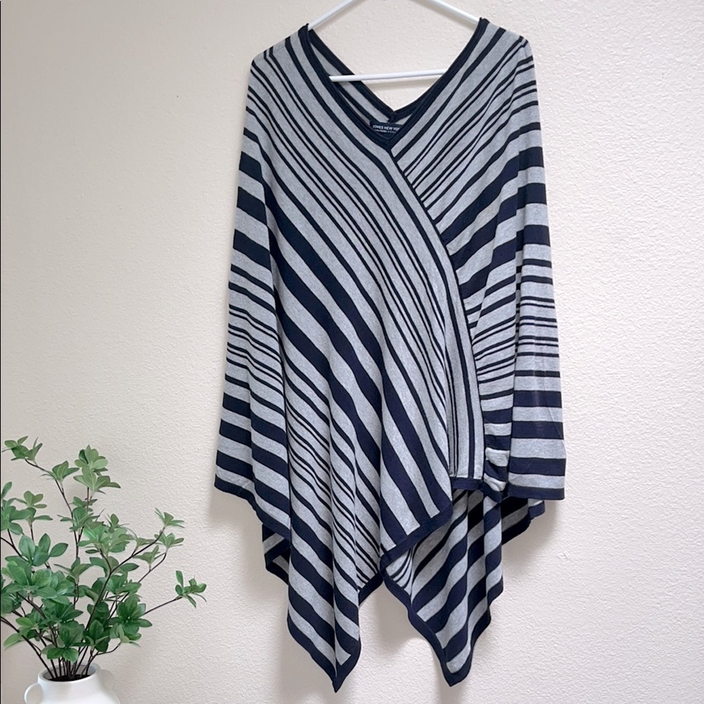 Jones New York Signature Blue Gray Striped V-Neck Poncho Shawl, One Size V-neck